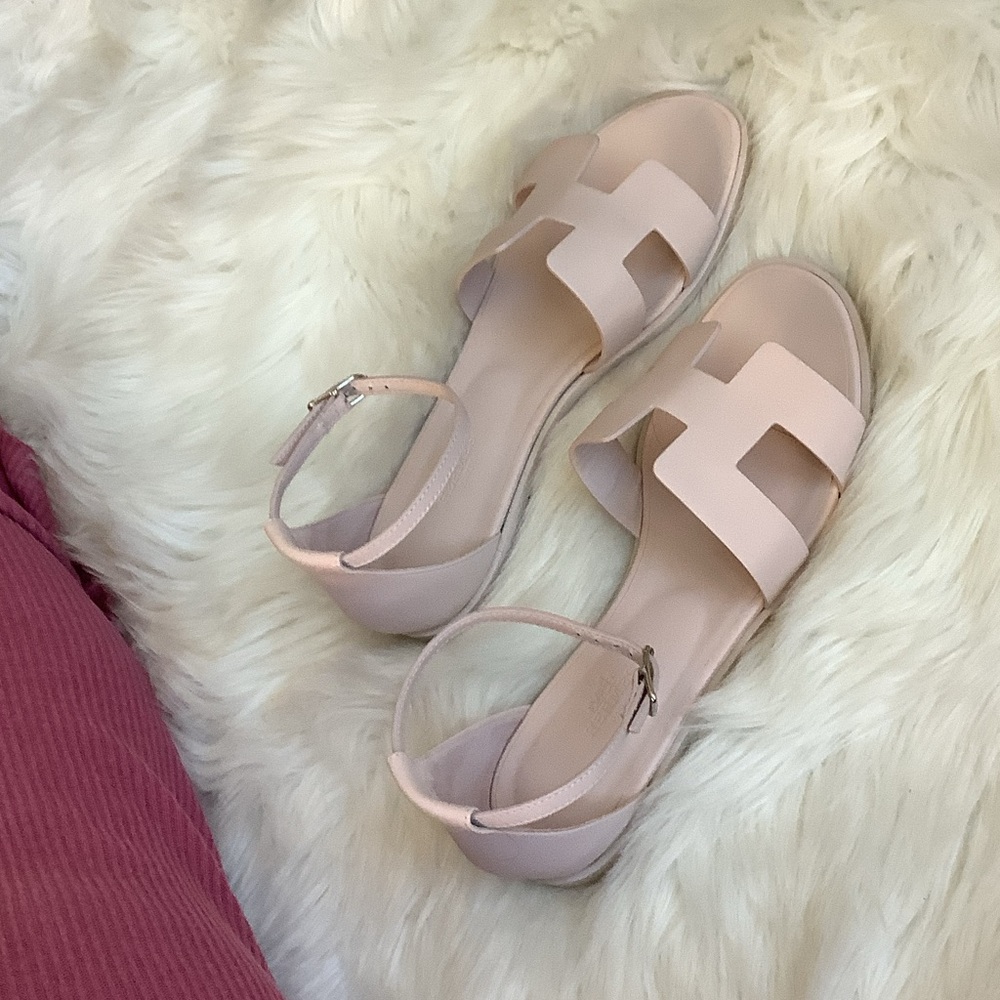 Hermes Santorini Light Pink Sandals - Picture 7 of 7